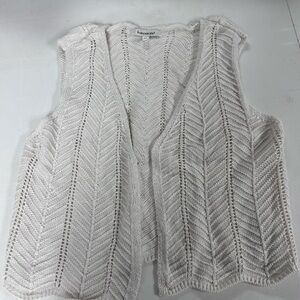 Francesca's Collections Ivory Chevron Knit Vest